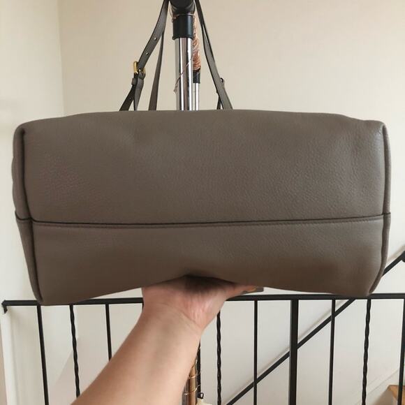 Prada Vitello Daino Tote - Picture 4 of 8